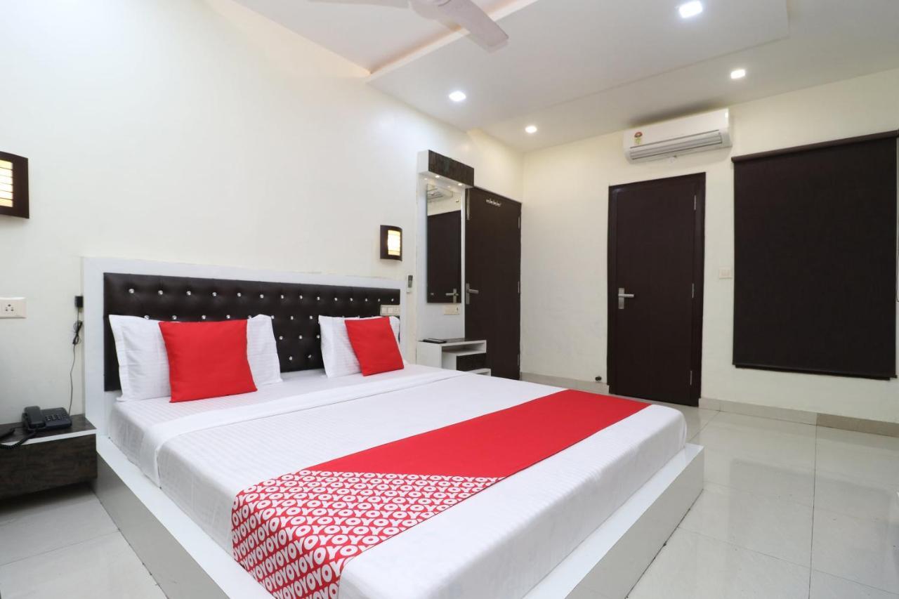 Oyo 29637 Hotel Kakkar Ludhiana Exterior foto