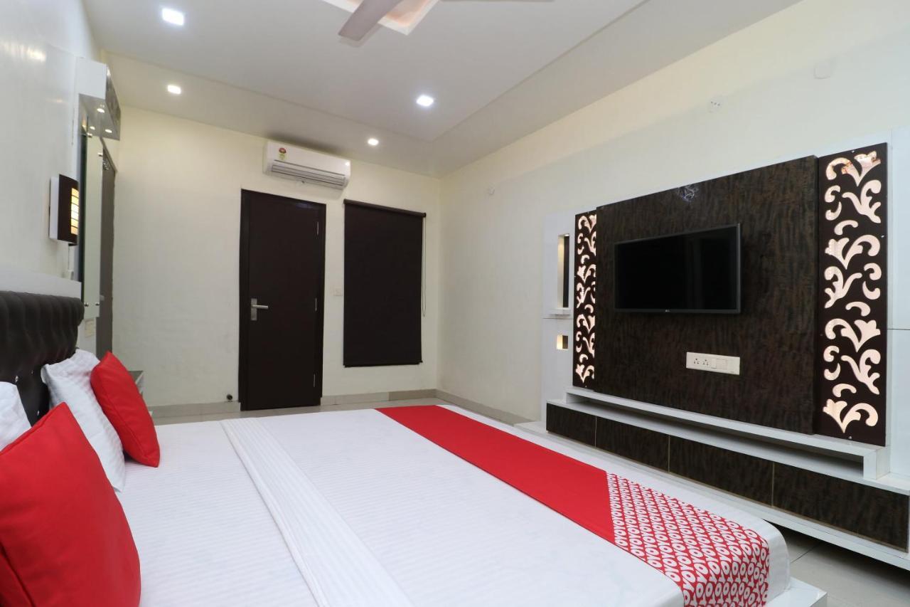 Oyo 29637 Hotel Kakkar Ludhiana Exterior foto